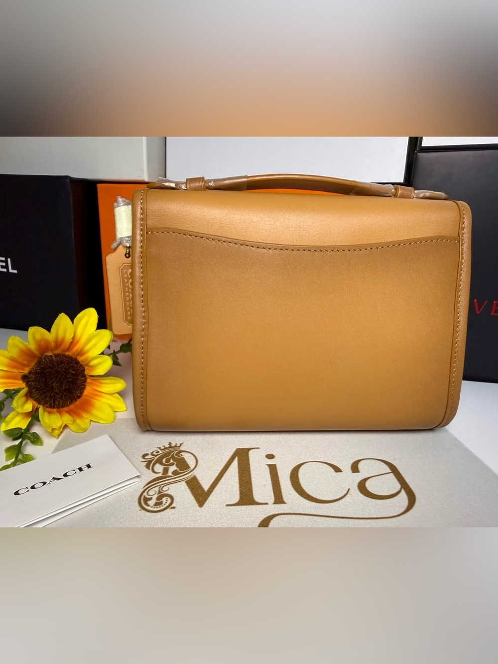 🆕COACH Caramel Leather Turnlock Crossbody - Picture 5 of 17